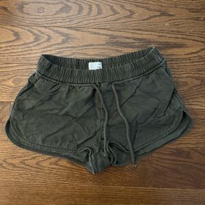 Aritzia Wilfred Women's Olive Green Shorts - Small